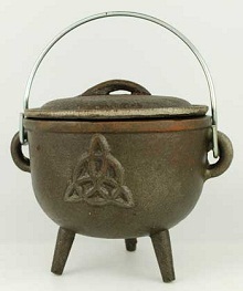 Medium Triquetra Cast Iron Cauldron